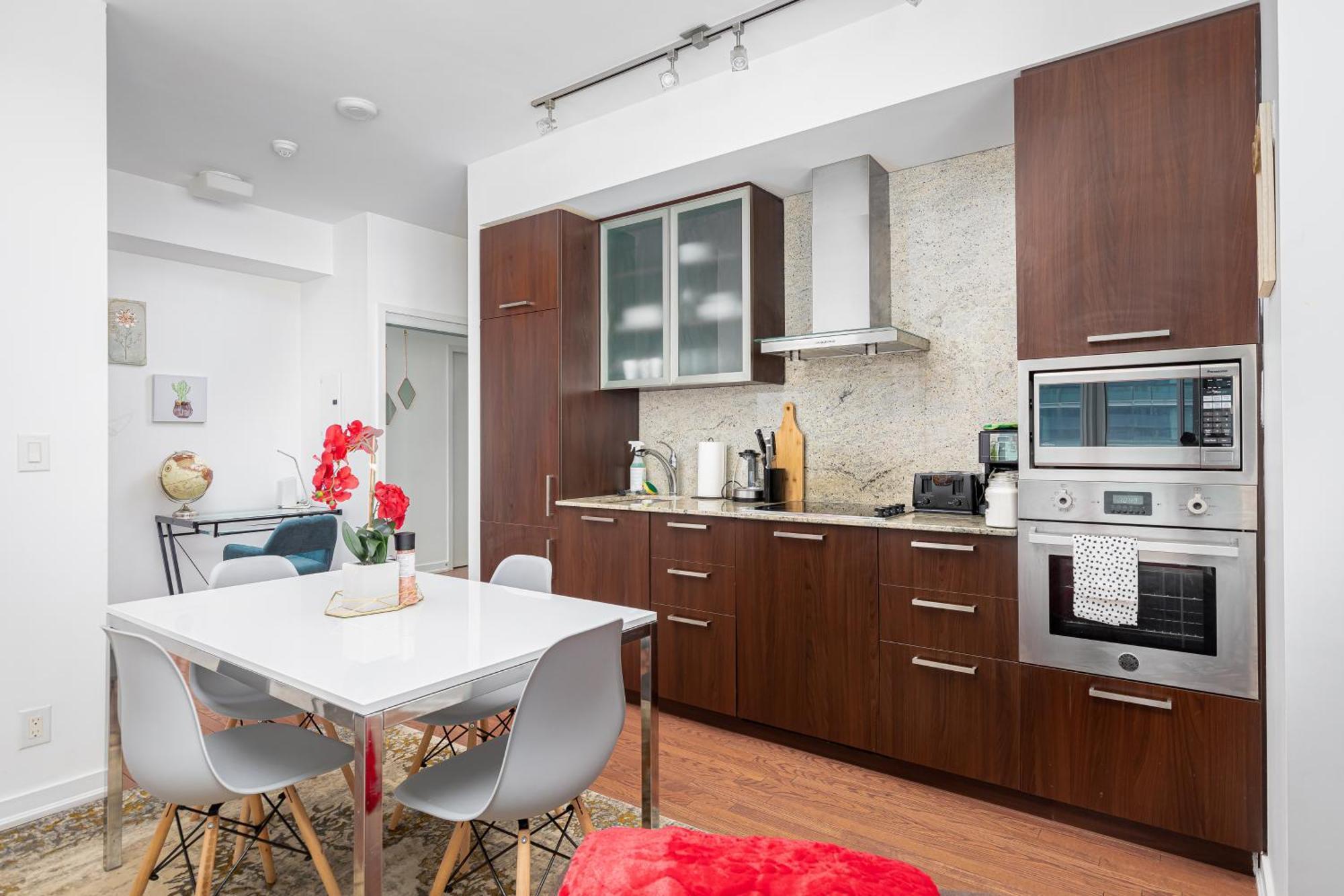 Downtown Toronto Condo Near Cn Tower, Scotiabank Arena, Rogers Centre, Union Station Luaran gambar