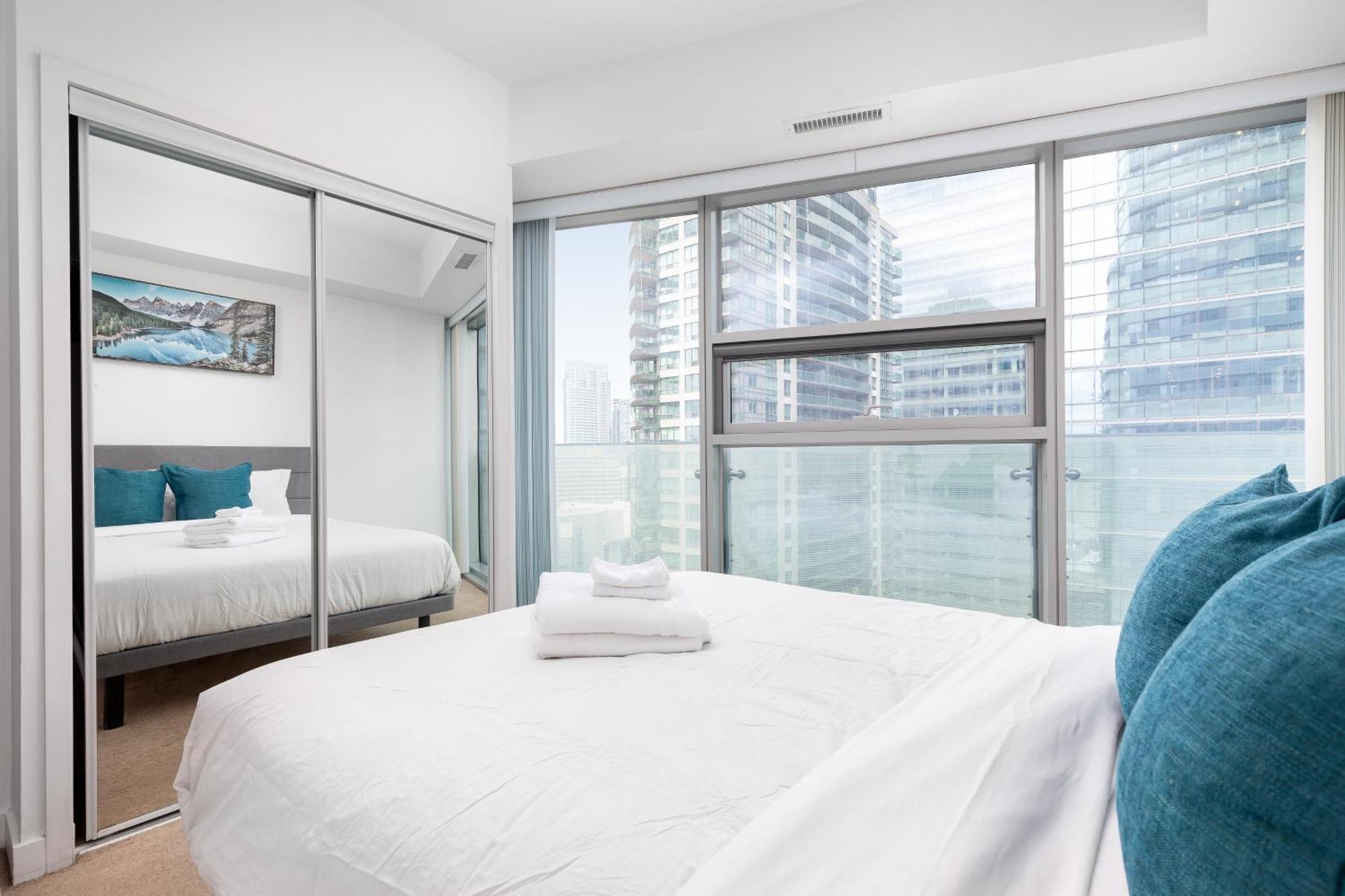 Downtown Toronto Condo Near Cn Tower, Scotiabank Arena, Rogers Centre, Union Station Luaran gambar